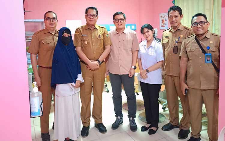 Pj Bupati Kapuas Tinjau Pelayanan Kesehatan Mata di RSUD Kapuas
