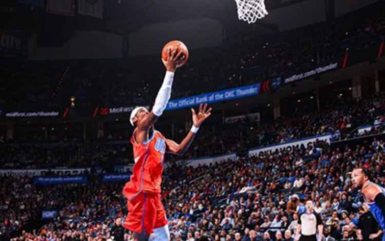 SGA Cetak 34 Poin dalam 22 Menit, Menangkan Thunder atas Bucks 125-96