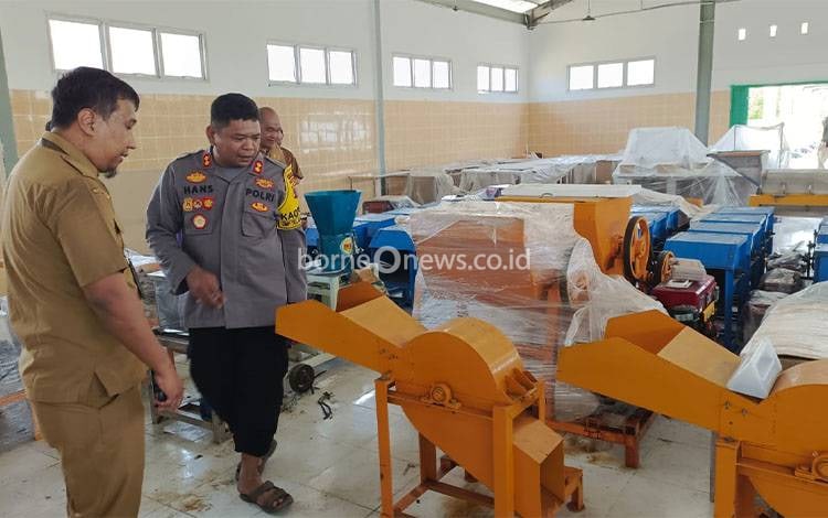 Kapolres Seruyan Kunjungi Sentra IKM Perikanan Desa Sungai Undang