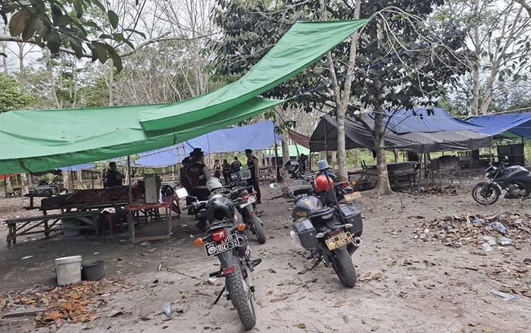Polisi Grebek Lokasi Judi Sabung Ayam di Sampit