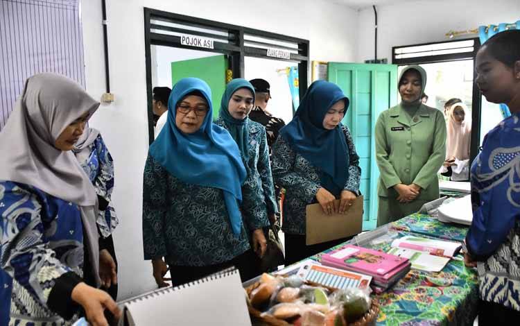 Pj Ketua TP PKK Kapuas Jadi Juri Lomba Posyandu Terbaik dalam HUT ke-79 Persit KCK