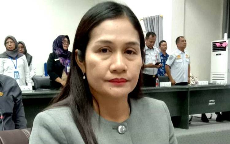 Anggota DPRD Barito Utara Apresiasi Pemberian Penghargaan kepada Perusahaan Dukung Program Disnakertranskop UKM