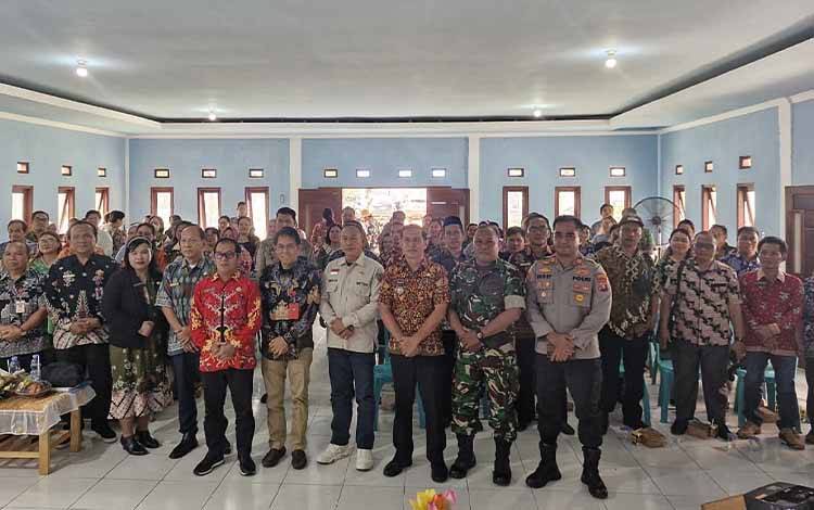 Camat Awang Sampaikan Dua Usulan Prioritas dalam Musrenbangcam