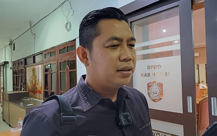 DPRD Kotim Dukung Pemerataan Akses Air Bersih dan Listrik untuk Masyarakat Desa