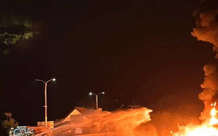 Kebakaran Kapal di Dermaga Ancol Tewaskan Satu Orang
