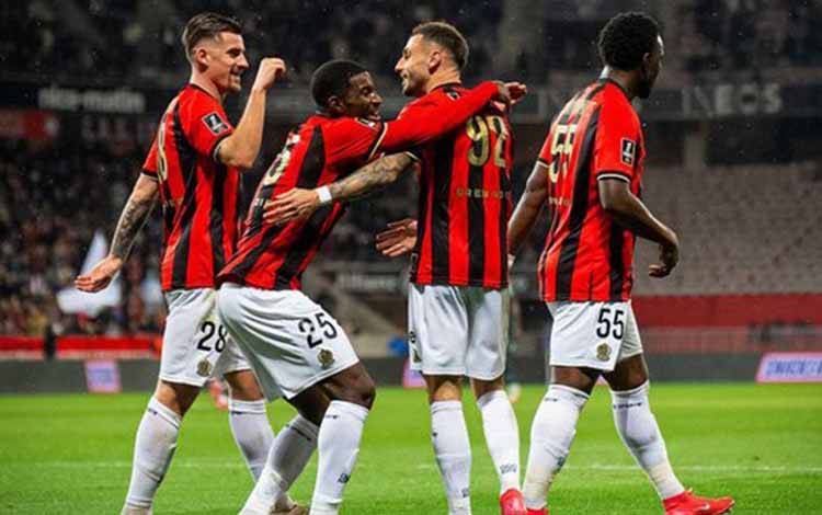 Nice Naik ke Posisi Ketiga Berkat Kemenangan 2-0 atas Lens