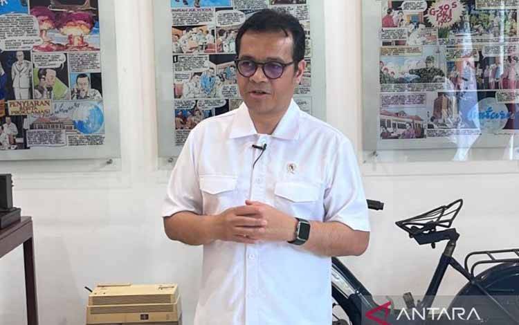 Arsip foto - Wakil Menteri Komunikasi dan Digital Nezar Patria saat mengunjungi ANTARA Heritage Center, Pasar Baru, Jakarta, Senin (3/2/2025). (ANTARA/Fathur Rochman)