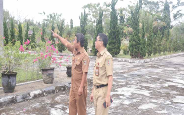 Pj Sekda Katingan, Deddy Feras melakukan pengecekan rumah jabatan Wakil Bupati, Senin, 10 Februari 2025.