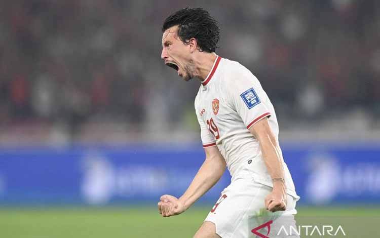 Ekspresi pesepak bola Timnas Indonesia Thom Jan Haye usai mencetak gol ke gawang Timnas Filipina dalam laga lanjutan Grup F Kualifikasi Piala Dunia 2026 zona Asia, di Stadion Utama Gelora Bung Karno (SUGBK), Senayan, Jakarta, Selasa (11/6/2024). ANTARA FOTO/M Risyal Hidayat/tom.