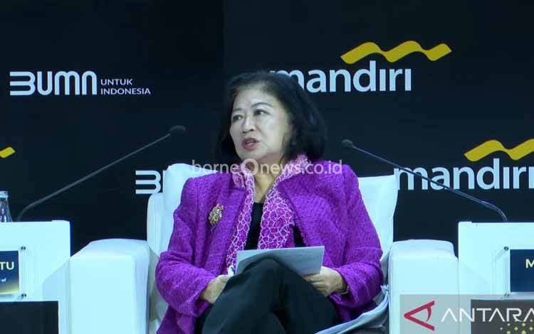 Wakil Ketua Dewan Ekonomi Nasional (DEN) Mari Elka Pangestu dalam acara Mandiri Investment Forum 2025 (MIF) di Jakarta, Selasa (11/2/2025) (ANTARA/Bayu Saputra)