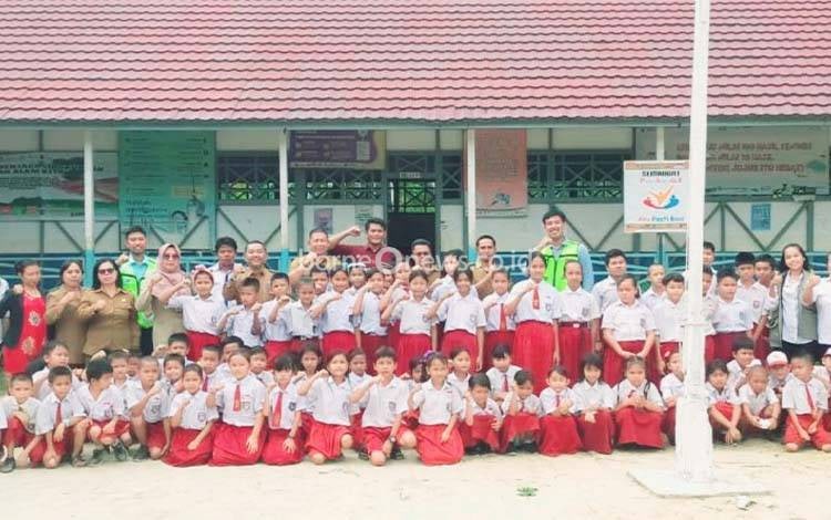 Kepala Disdik Kapuas Tinjau SDN 1 Baronang Pasca Banjir