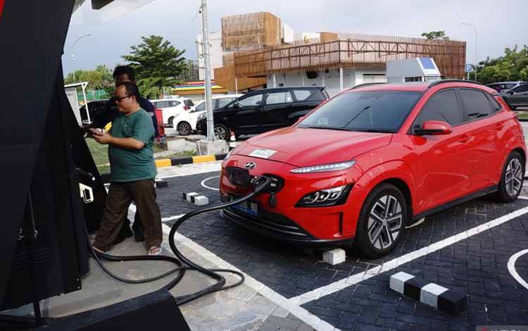 Kementerian ESDM Bahas Teknologi Fast Charging untuk Motor Listrik