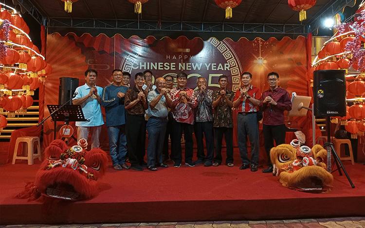 Kebersamaan Umat Konghucu Kobar Gelar Tradisi Cap Go Meh Malam ke-15 Imlek Tahun 2025