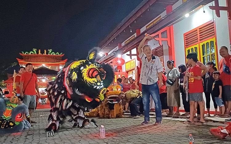 Melihat Lebih Dekat Perayaan Cap Go Meh Penuh Kekeluargaan di Kelenteng Harmoni Kehidupan Sampit