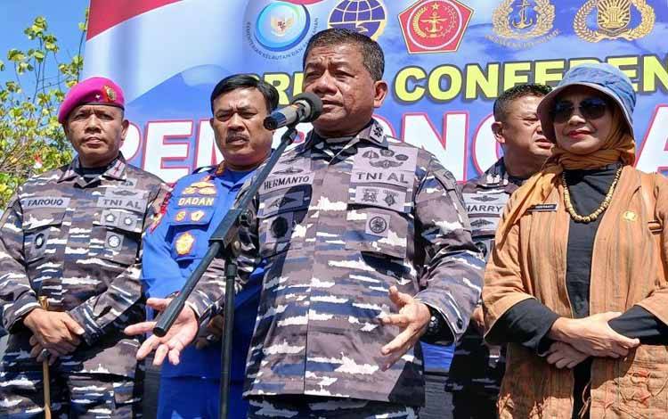TNI AL Rampungkan Operasi Pembongkaran Pagar Laut 30 Km