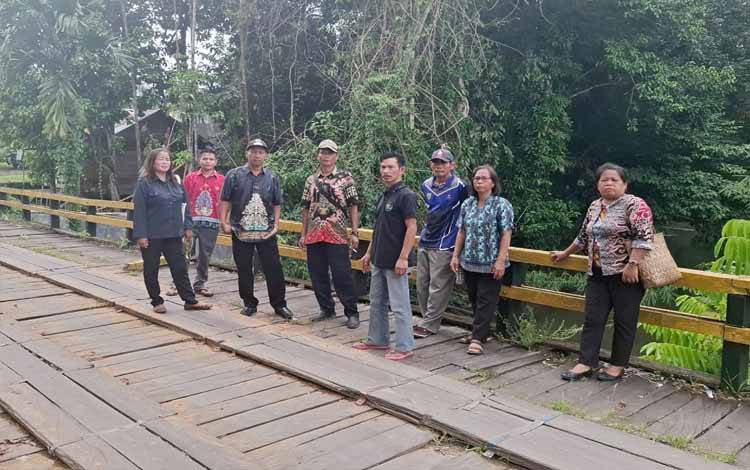 Warga Desa Hayaping Tolak Rehabilitasi Jembatan Sei Awang, Desak Pembangunan Konstruksi Beton