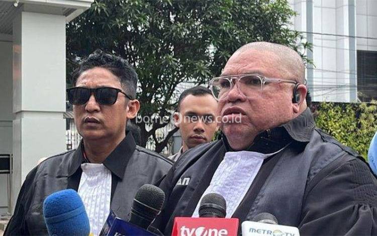 Razman Arif Nasution dan M. Firdaus Oiwobo