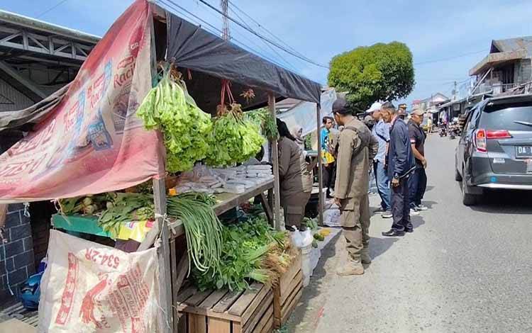 Pedagang Pasar Keramat Sampit Mengeluh, Fasilitas Tak Memadai, Dugaan Pungli Mencuat