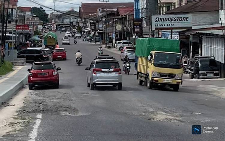 Keberadaan Lubang di Turunan Jalan Udan Said Membahayakan dan Sering Sebabkan Kecelakaan