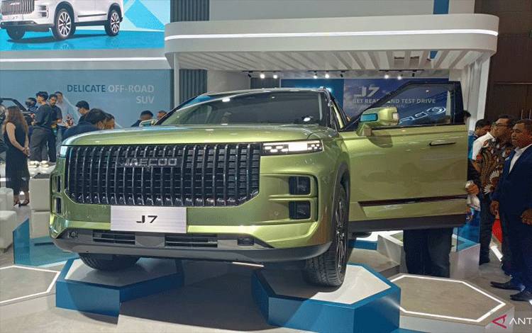 Jaecoo J7 meluncur di IIMS 2025. (ANTARA/Chairul Rohman)