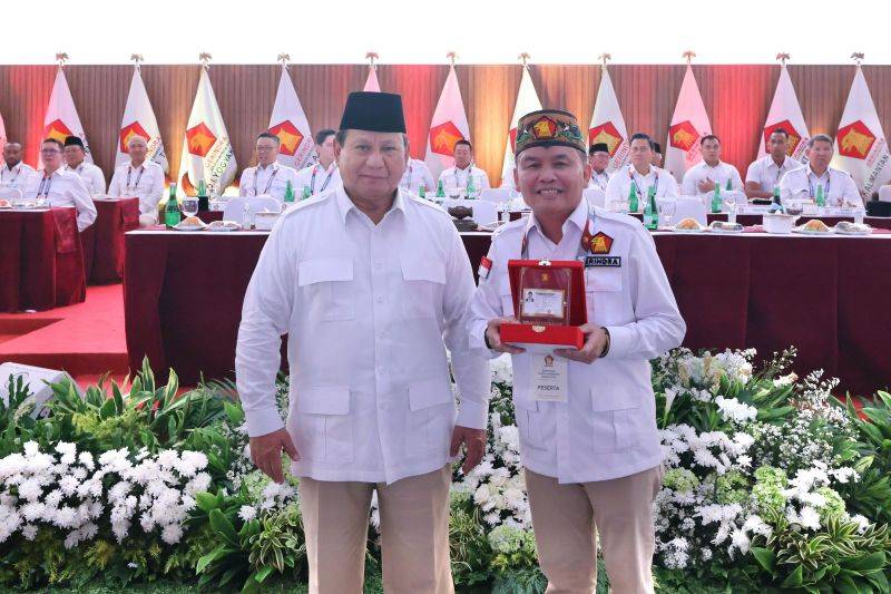 Gubernur Terpilih Kalteng Agustiar Sabran Resmi Jadi Kader Gerindra