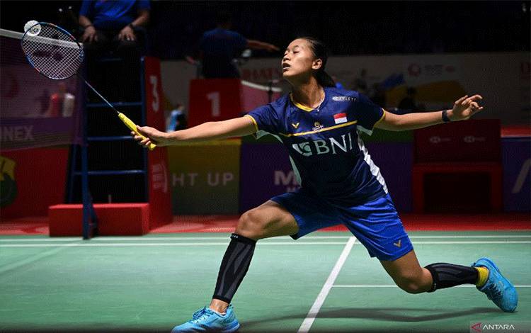 Foto arsip - Pebulu tangkis tunggal putri Indonesia Putri Kusuma Wardani mengembalikan kok ke arah lawannya tunggal putri Jepang Natsuki Nidaira pada babak kedua (16 besar) turnamen Daihatsu Indonesia Masters 2024 di Istora Senayan, Gelora Bung Karno (GBK), Jakarta, Kamis (25/1/2024). Putri KW kalah dalam dua gim langsung, 20-22 dan 16-21. ANTARA FOTO/Aditya Pradana Putra/foc. (ADITYA PRADANA PUTRA/ADITYA PRADANA PUTRA)