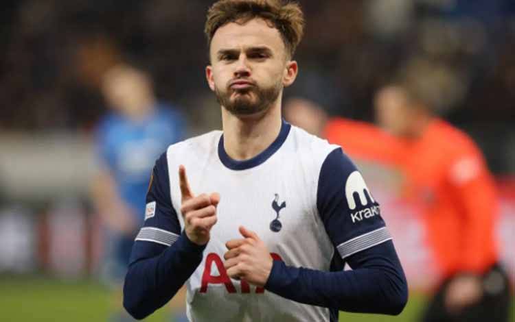 Gelandang Tottenham Hotspur James Maddison saat merayakan golnya ke gawang TSG Hoffenheim pada pertandingan Europa League di Sinsheim, Hoffenheim (23/1/2025). (ANTARA/AFP/DANIEL ROLAND)