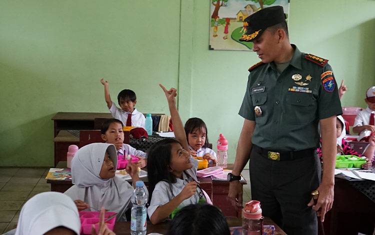 Dandim 1016/Palangka Raya Tinjau Program Makan Bergizi Gratis