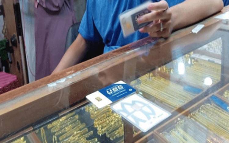 Emas logam mulia yang dijual di Pasar Besar Palangka Raya (Dokumen Marini)
