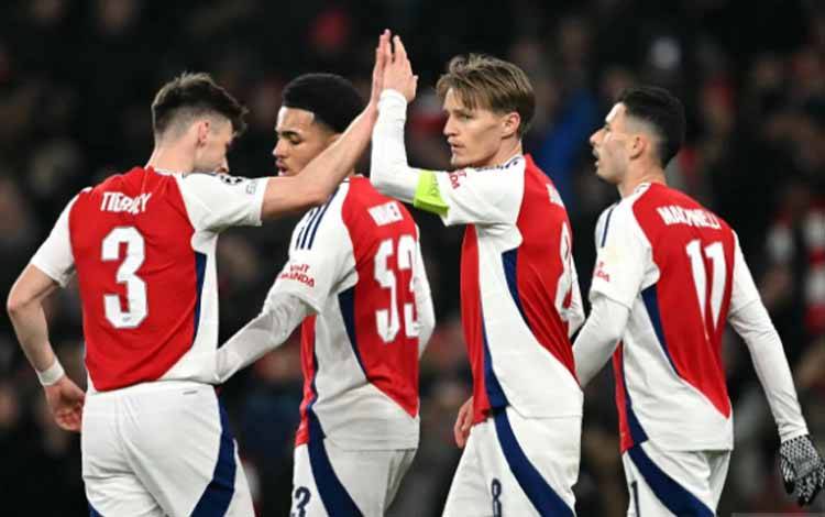 Arsenal Didenda Gara-gara Kartu Merah Lewis-Skelly