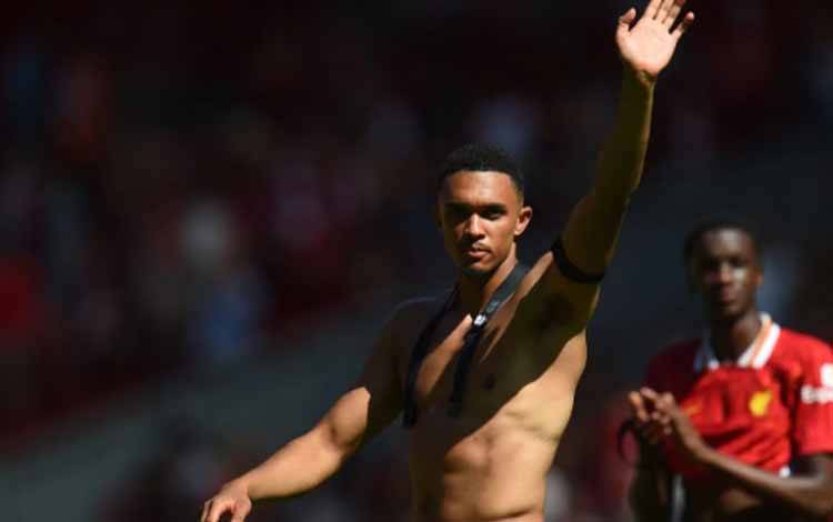 Alexander-Arnold Hindarkan Liverpool Kalah dari Aston Villa