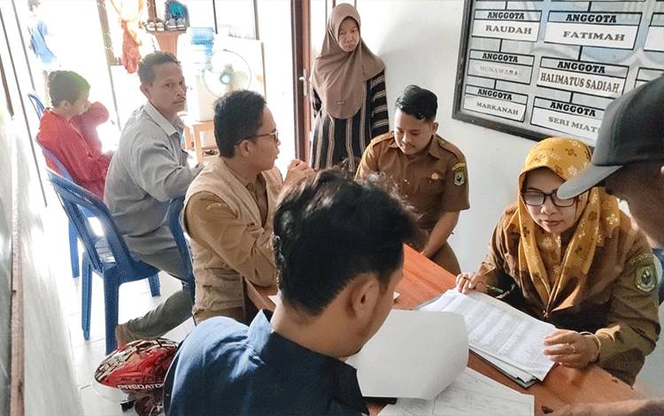 Disdukcapil Kapuas Dorong Kesadaran Masyarakat Pentingnya Adminduk Lewat Layanan Jemput Bola