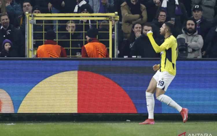 Ditahan Imbang 2-2 Anderlecht, Fenerbahce Segel Tempat di 16 Besar