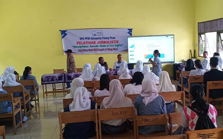 DPC PPWI Pulang Pisau Gelar Pelatihan Jurnalistik Bagi Pelajar