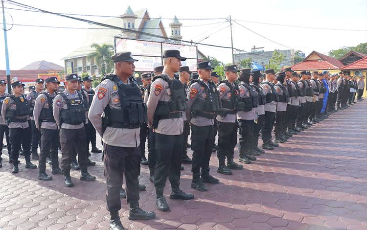 Jelang Putusan MK Sengketa Pilkada, Polres Kobar Berangkatkan Personel Bantuan ke Lamandau