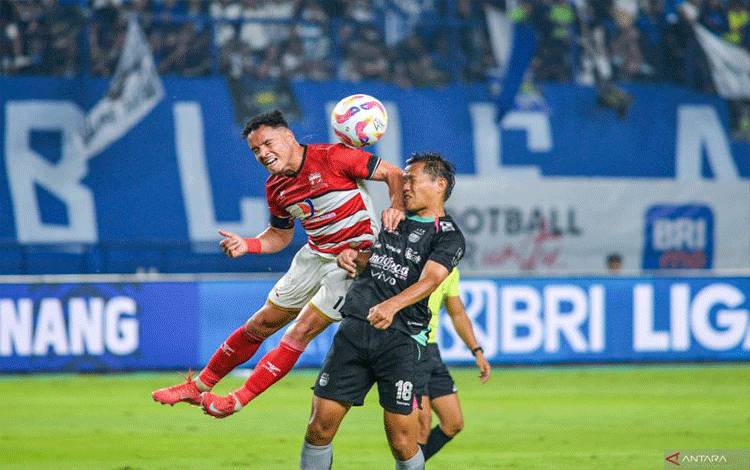 Madura United Tahan Imbang Persib Bandung 0-0 di Kandang