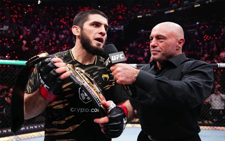 Islam Makhachev Atasi Garry untuk Pertahankan Gelar Juara UFC