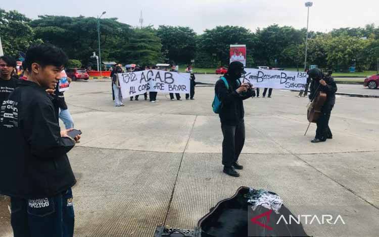 Sejumlah Komunitas Gelar Aksi Solidaritas Dukung Band Sukatani
