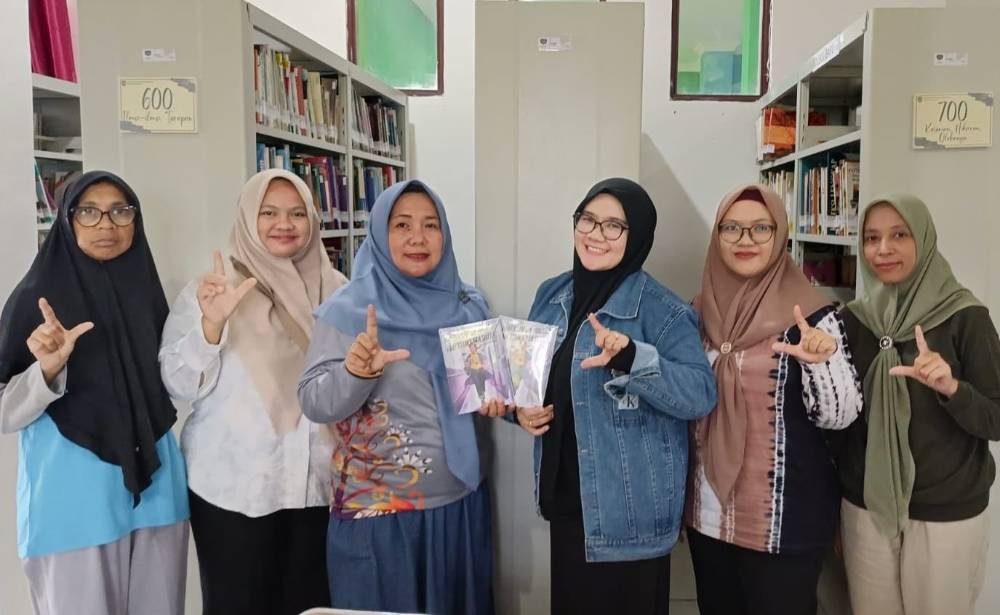 Penulis Agisty Puteri Perkenalkan Novel Terbaru di Perpustakaan Daerah Seruyan