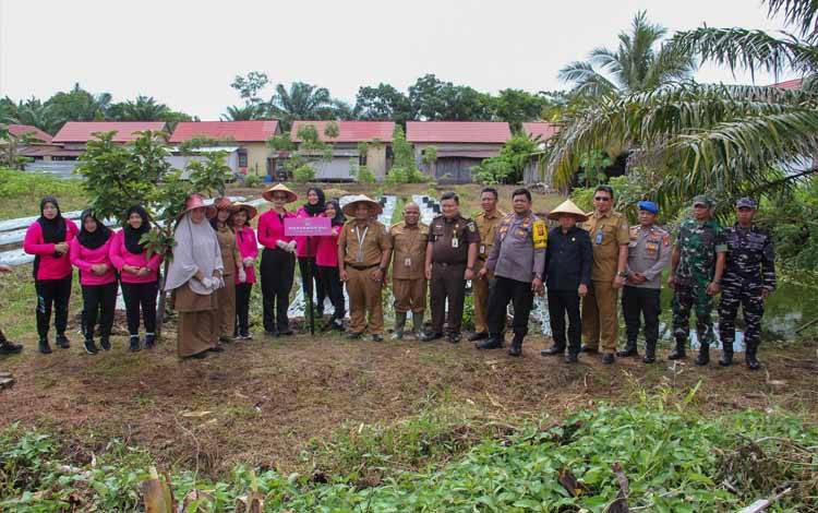Asisten III Setda Seruyan Hadiri Launching Program Pekarangan Pangan Lestari