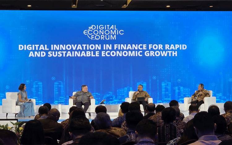 Penasihat Khusus Presiden Bidang Ekonomi dan Pembangunan Nasional Bambang Brodjonegoro dalam acara Digital Economic Forum di Jakarta, Selasa (25/2/2025). ANTARA/Bayu Saputra