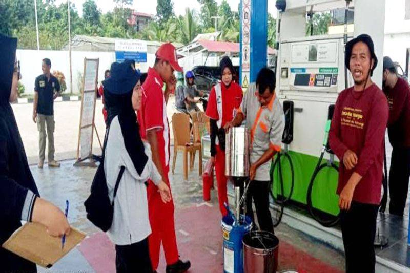UPT Metrologi Legal Barito Utara Lakukan Tera Ulang di SPBU dan Pasar