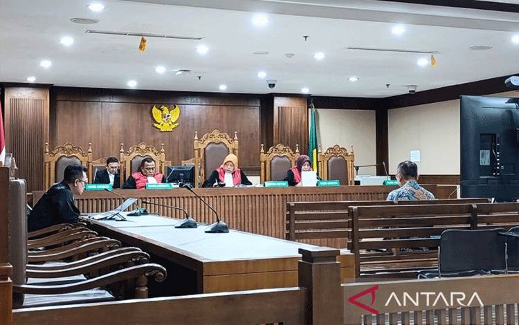 Majelis Hakim tolak keberatan Dirut PPM di kasus IKorupsi APD Kemenkes