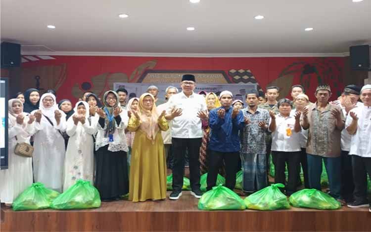Dislutkan Kalteng Bagikan 100 Paket Sembako Sambut Ramadan