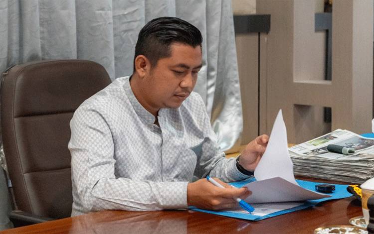 Warga Kotim Kini Nikmati Air Bersih Berkat Program Pemasangan PDAM Gratis dari DPRD