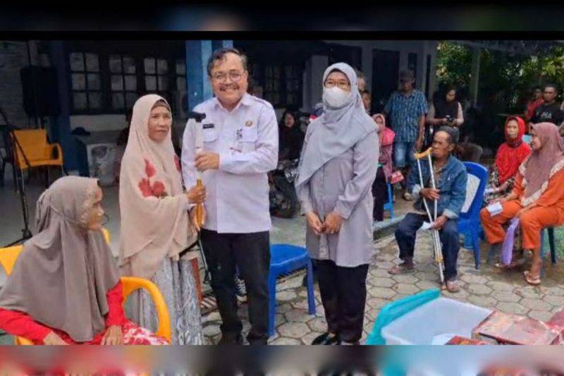 Kemensos Salurkan Bantuan Program Atensi untuk Masyarakat Kapuas