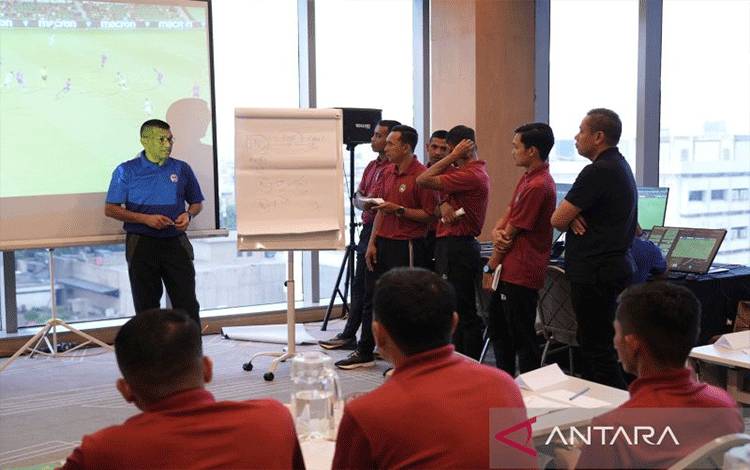 PSSI Gelar Pelatihan VAR dan AVAR untuk Wasit Liga 2 dan Liga 3