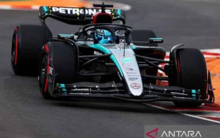George Russell Puas Usai jadi yang Tercepat di Sesi Tes Hari Ketiga