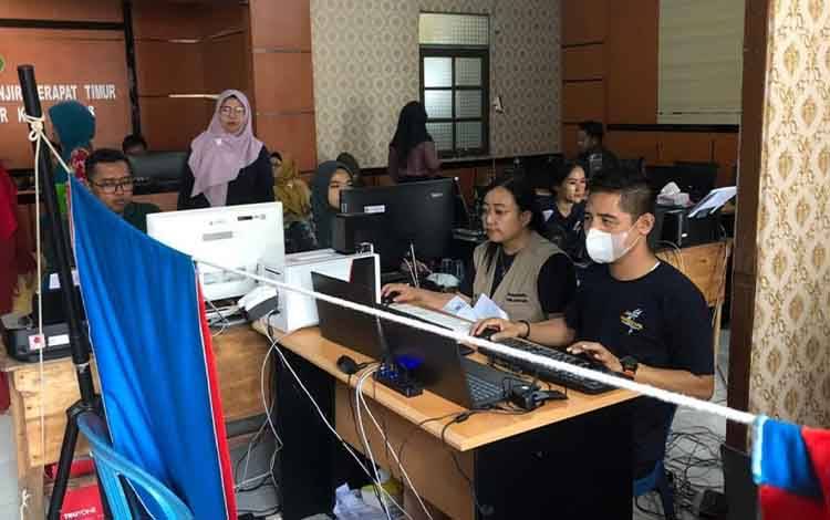Disdukcapil Kapuas Sukseskan GISA Lewat Program Jemput Bola