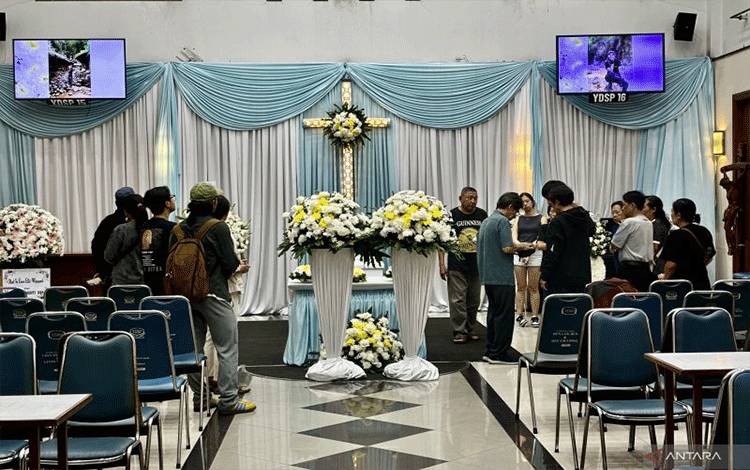 Jenazah Pendaki Cartensz Lilie Wijayati Tiba di Rumah Duka di Bandung